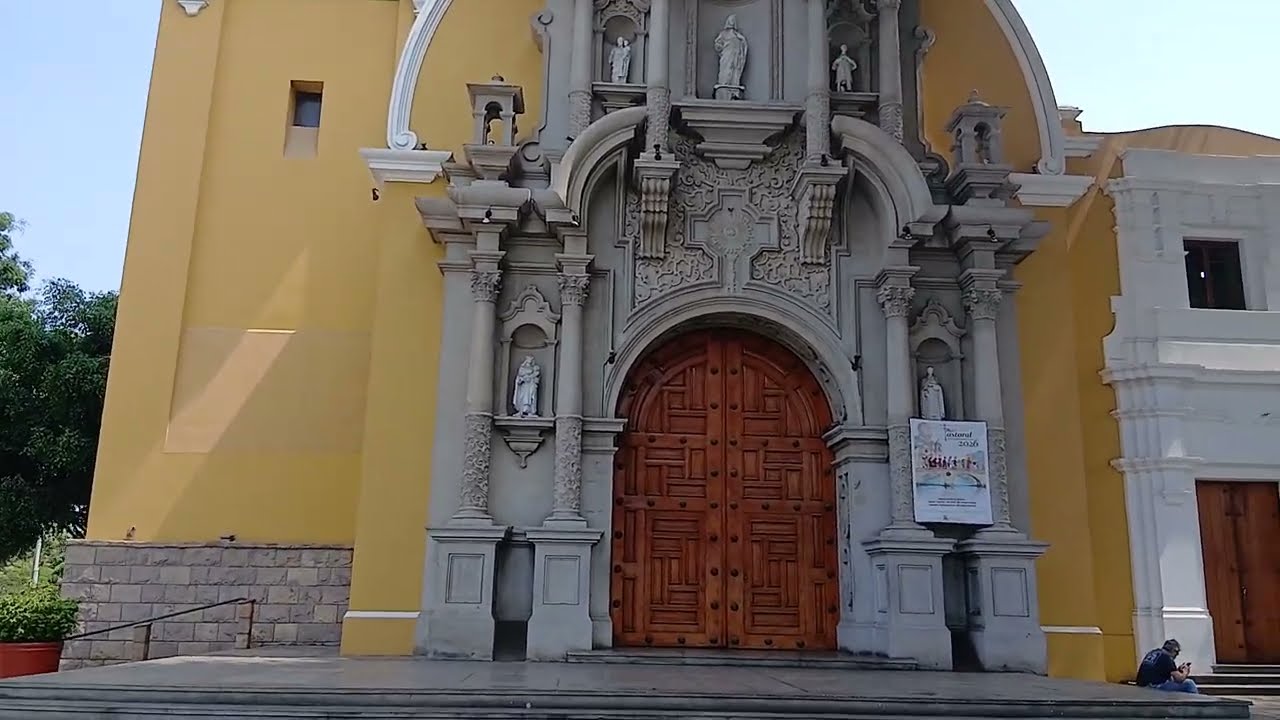 Nueva Cultura  Plaza de armas de Barranco