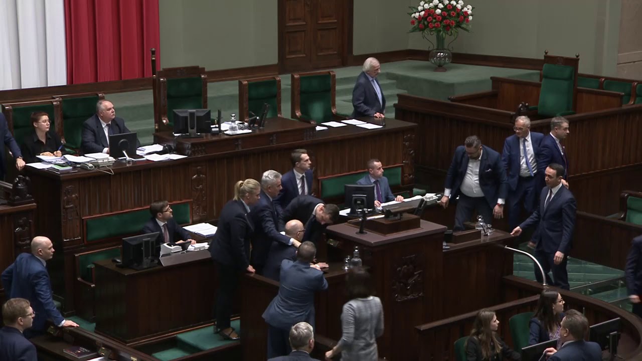 Poseł PO zemdlał w Sejmie podczas debaty ws. Kamińskiego