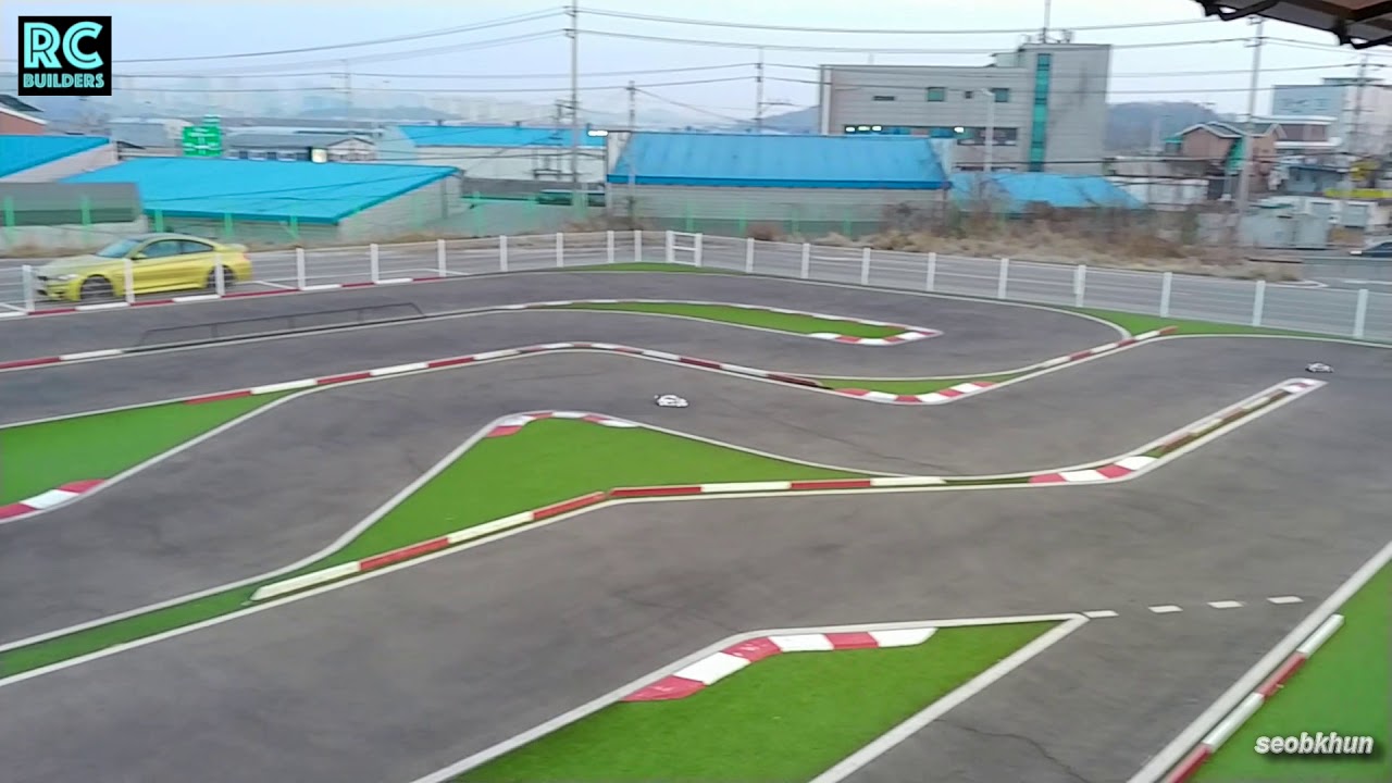 FWD vs 4WD (3Racing Sakura FF EVO vs Xray T4 2018)