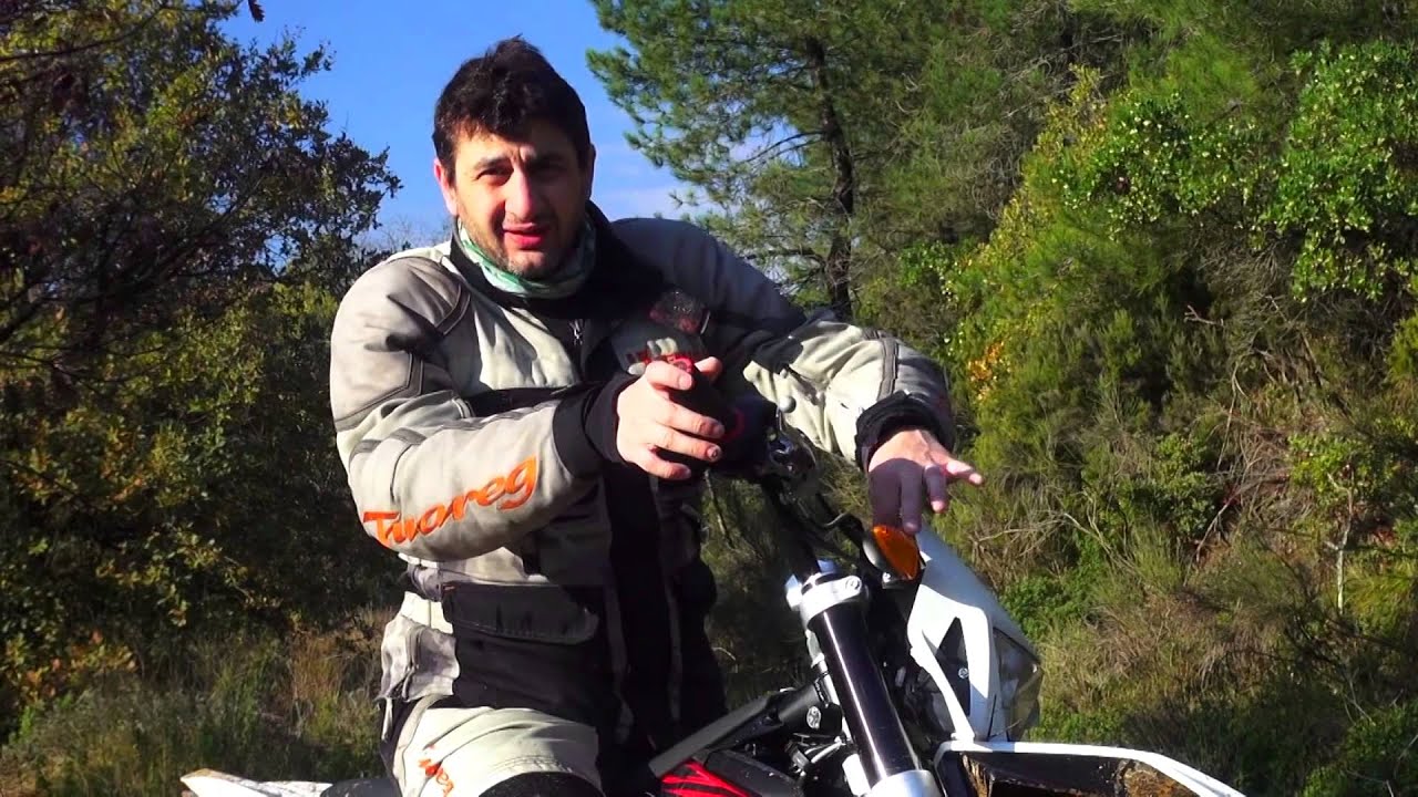 Altın Elbiseli Adam: Husqvarna TE449