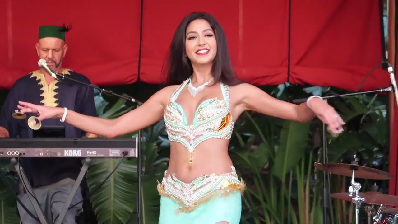 EPCOT MOROCCAN BELLY DANCER