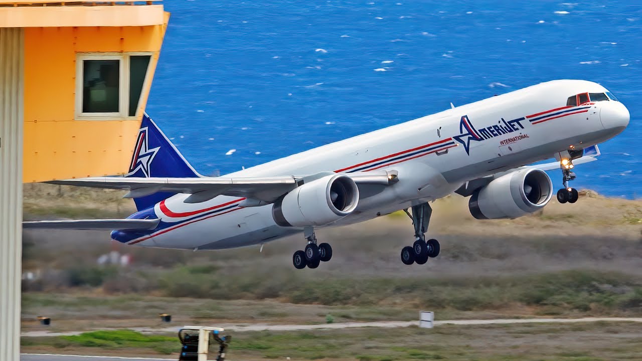 (4K) - Curacao Hato Airport - 80+ minutes of PlaneSpotting with Aircraft Identification