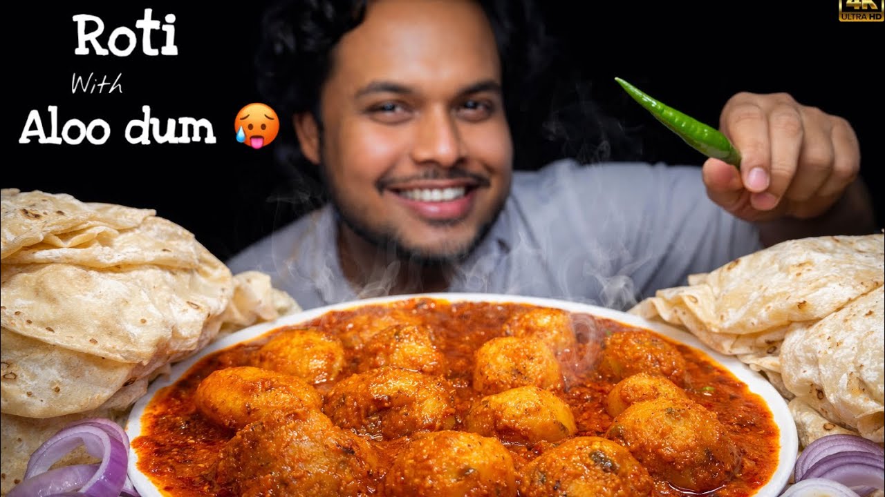 EATING SPICY DUM ALOO WITH RUMALI ROTI🥵 | DHABA STYLE ALOO DUM WITH ROTI | SPICY EATING SHOW | 