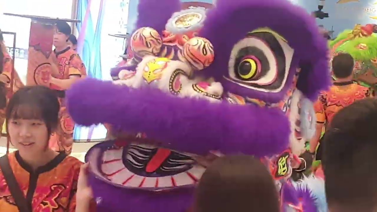 卓爾廣場新年舞獅