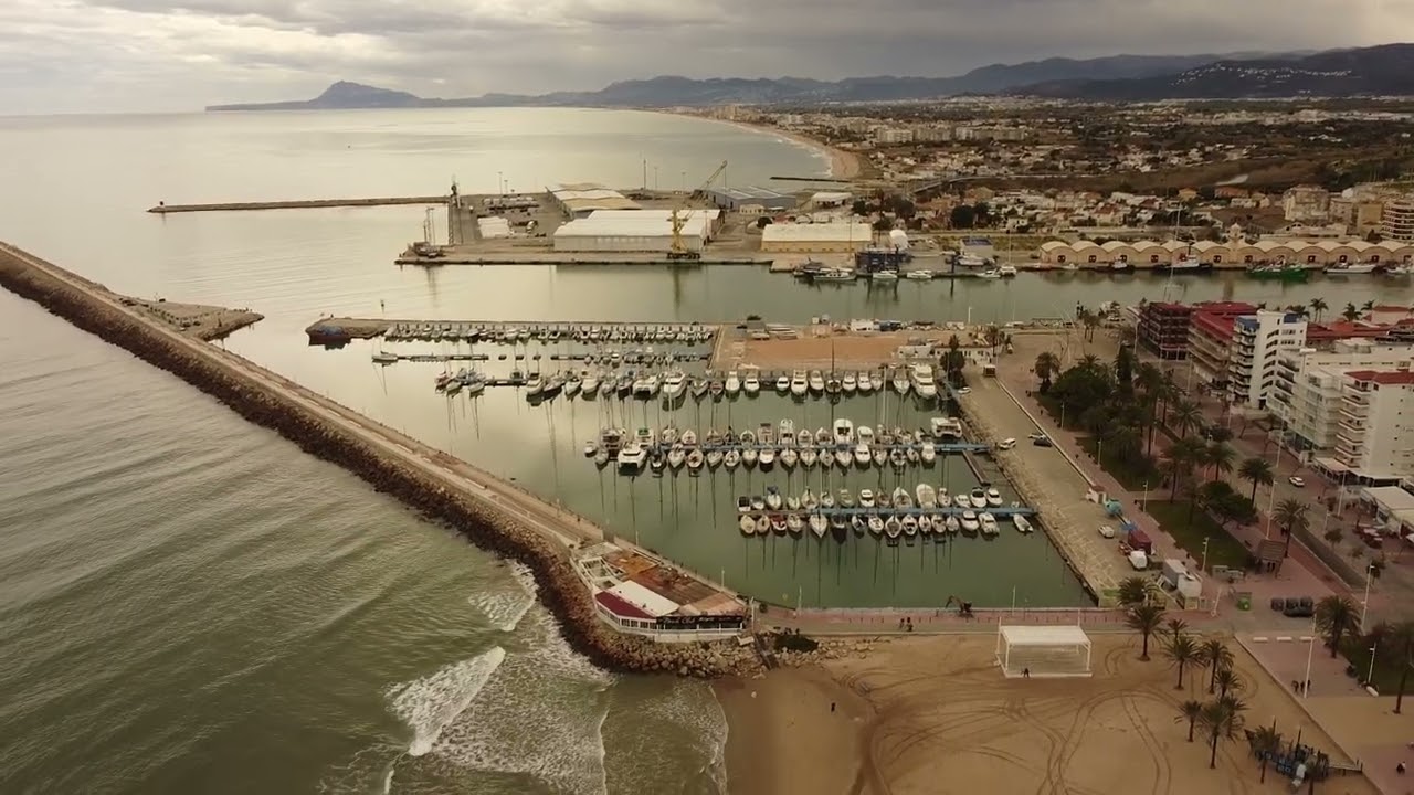El espíritu del Mediterráneo: Gandia vista desde el cielo ☀️🌊