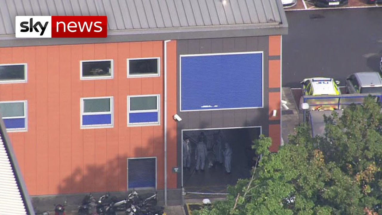 Prime Minister leads tributes to police officer shot dead in London