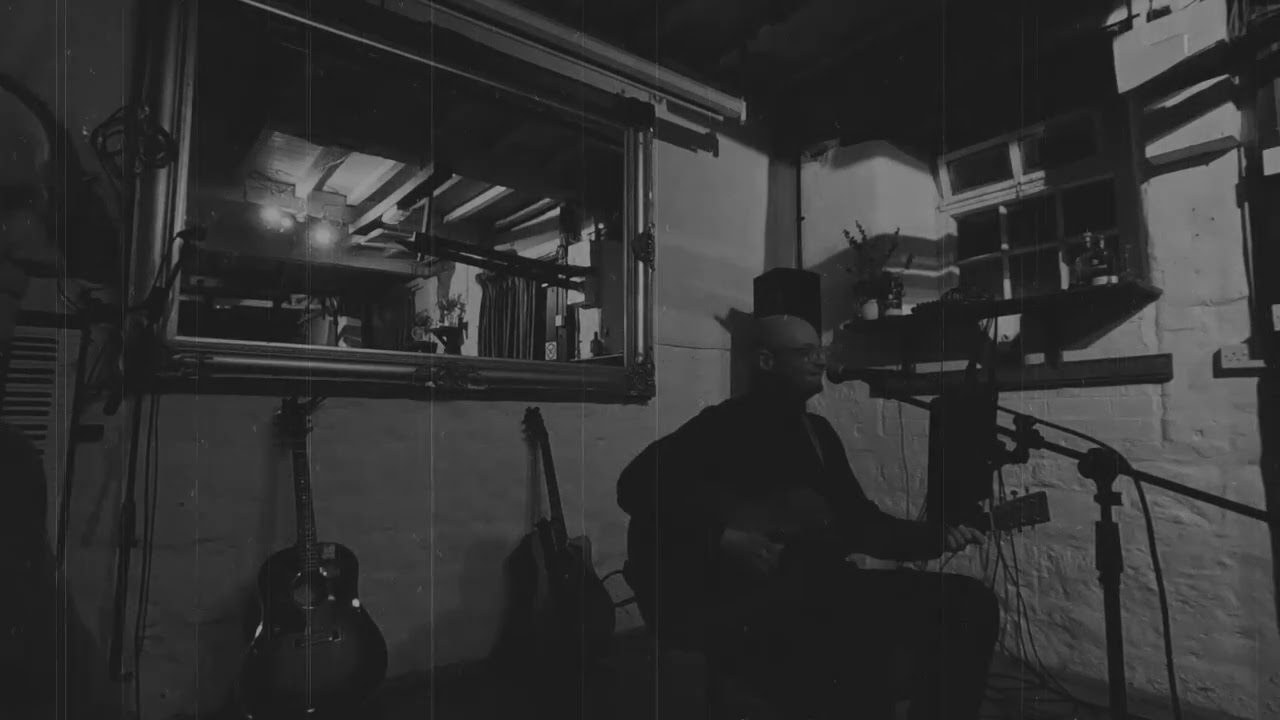 Mariusz Arapinowicz - Beautiful Madness (Michael Patrick Kelly Cover) 13/01/26 Althorpe Coaching Inn