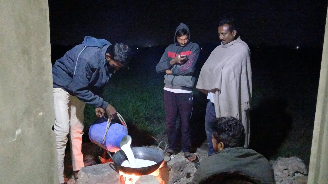 બાહર માં રબડી નો પોગ્રામ...😋