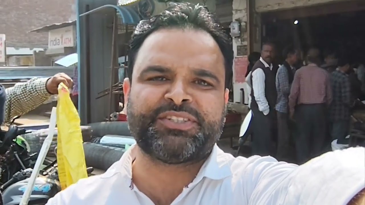 Bisalpur jila Pilibhit purv mantri Shri Anis Ahmad Khan urf phool Babu ji sapa join karne ke bad 