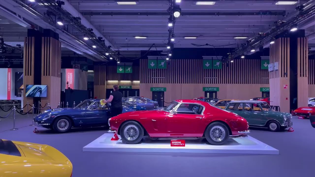 RÉTROMOBILE 2026 : Les Plus Belles Voitures & Moments Inoubliables !