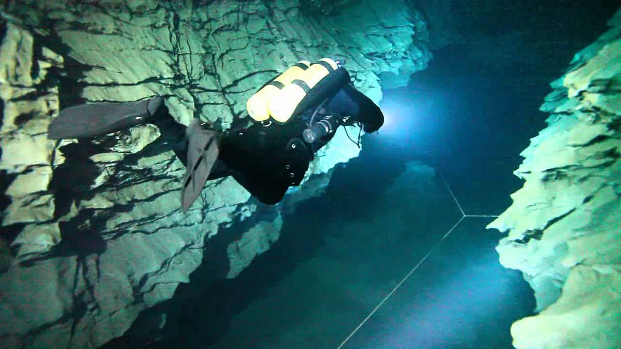 Molnár János Barlang, Cave