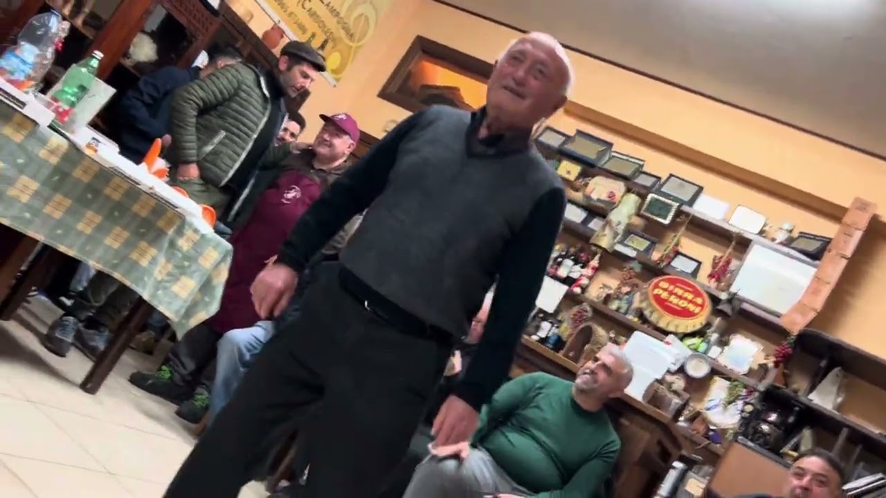 Associazione Zampognari di Cardeto - suonano Sergio Di Giorgio e Nicola Calluso - festa per auguri