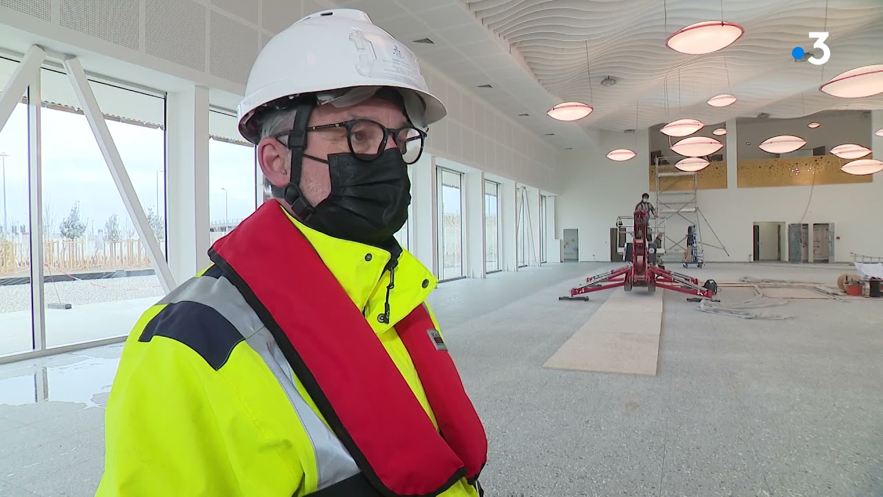 Travaux titanesques pour l'extension du port de Calais.