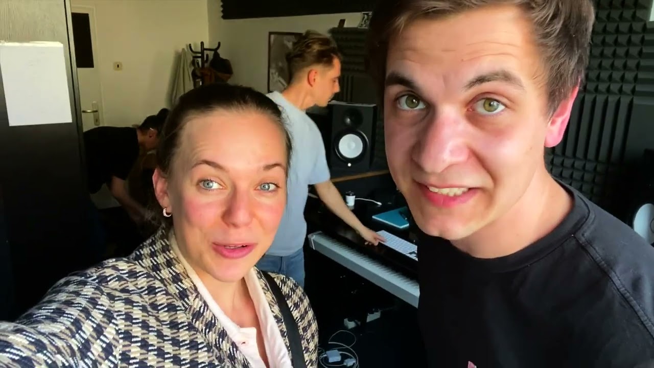 S Hudbou Vesmírnou - MOODoftheMONTH #1 - Nezvyčajná každodennosť 😌