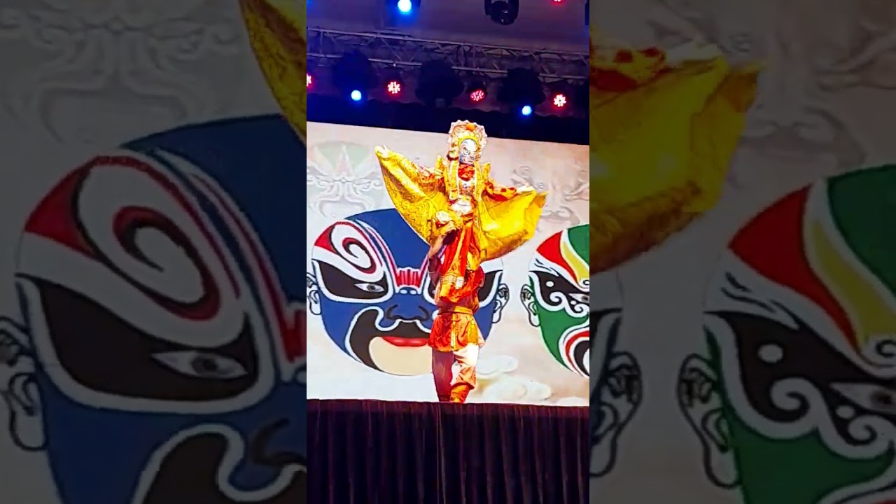 miren la mascara del espectáculo en Fezilus🐲🐲🐲