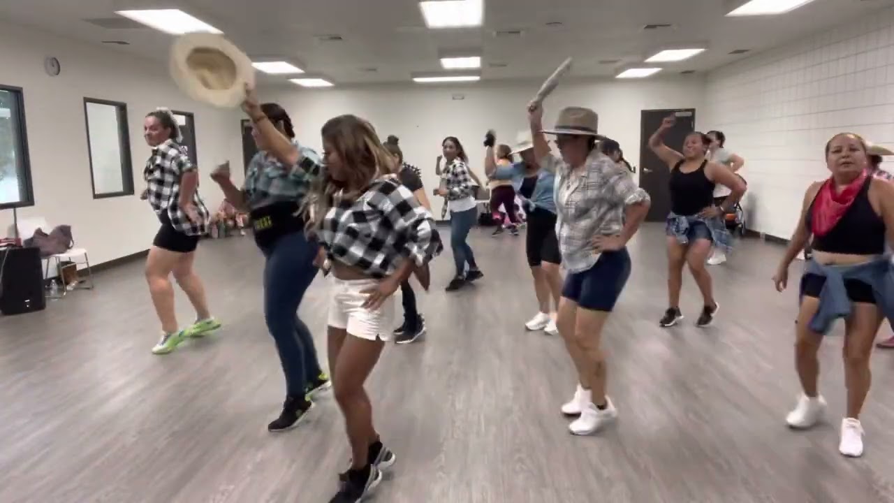 Payaso de Rodeo🤠@ZumbaYara