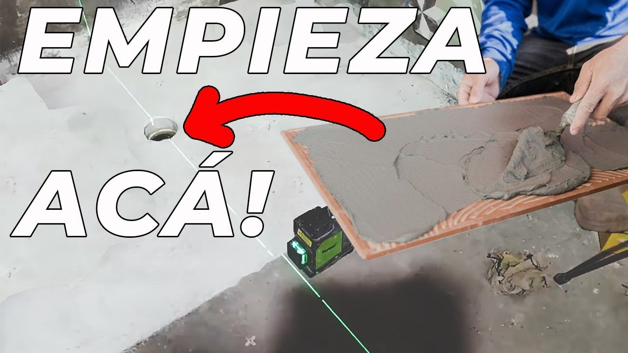 ¿Dónde empiezo a instalar revestimiento en el piso del baño?