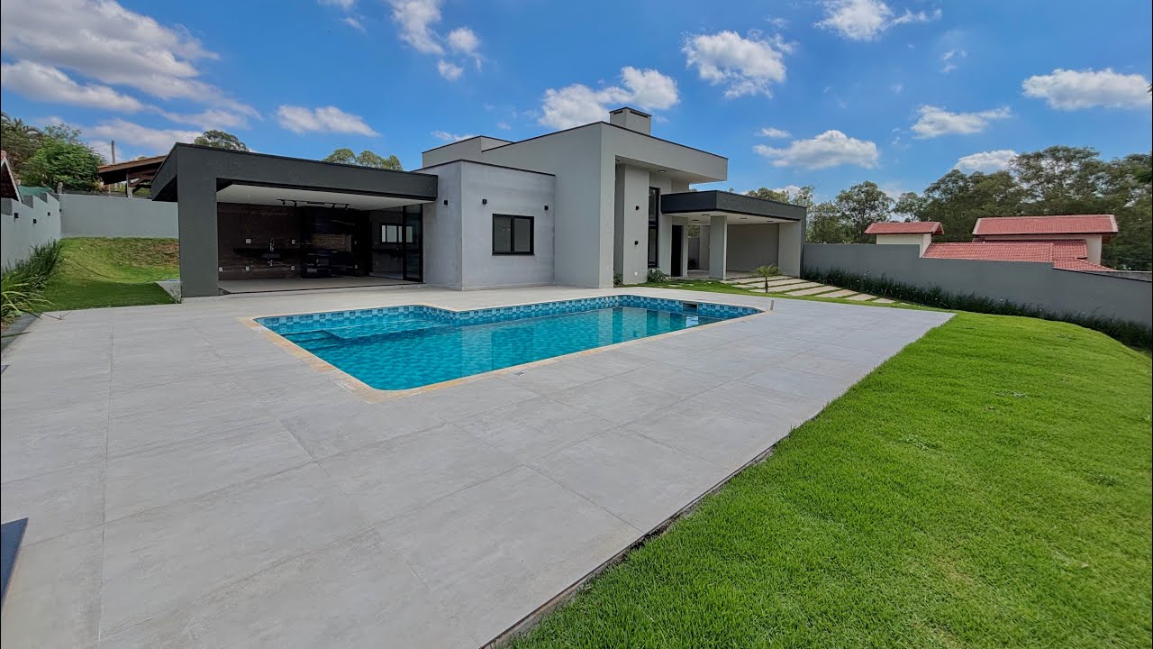 Belíssima casa de campo a venda em Atibaia! Único condomínio com acesso direto a represa!!! 