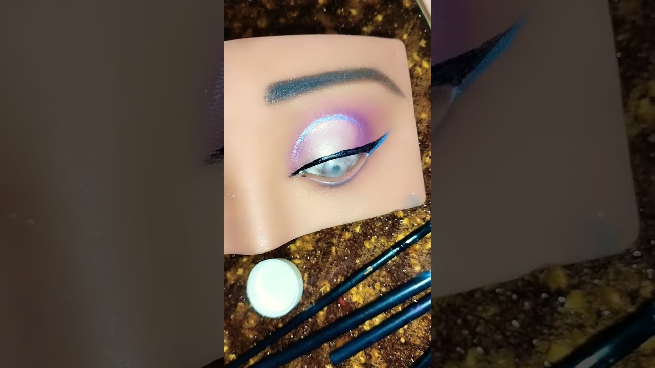 soft pink eyes makeup with blue eyeliner 💟 blue glitter eyeliner tutorial step by step 😍