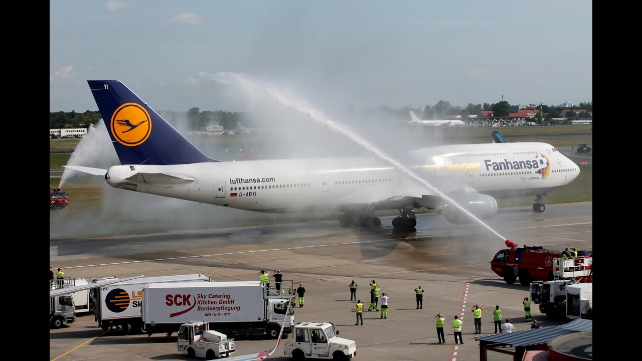 German World Champion Team arrives at home - Fanhansa Boeing 747-8i [D-ABYI]