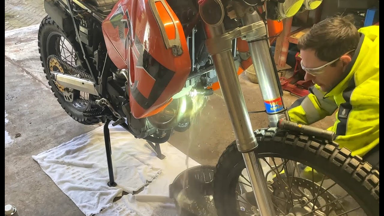 KTM 640 LC4 Adventure (4/43): Промывка радиатора охлаждающей жидкостью - проблемы с отбором проб ...