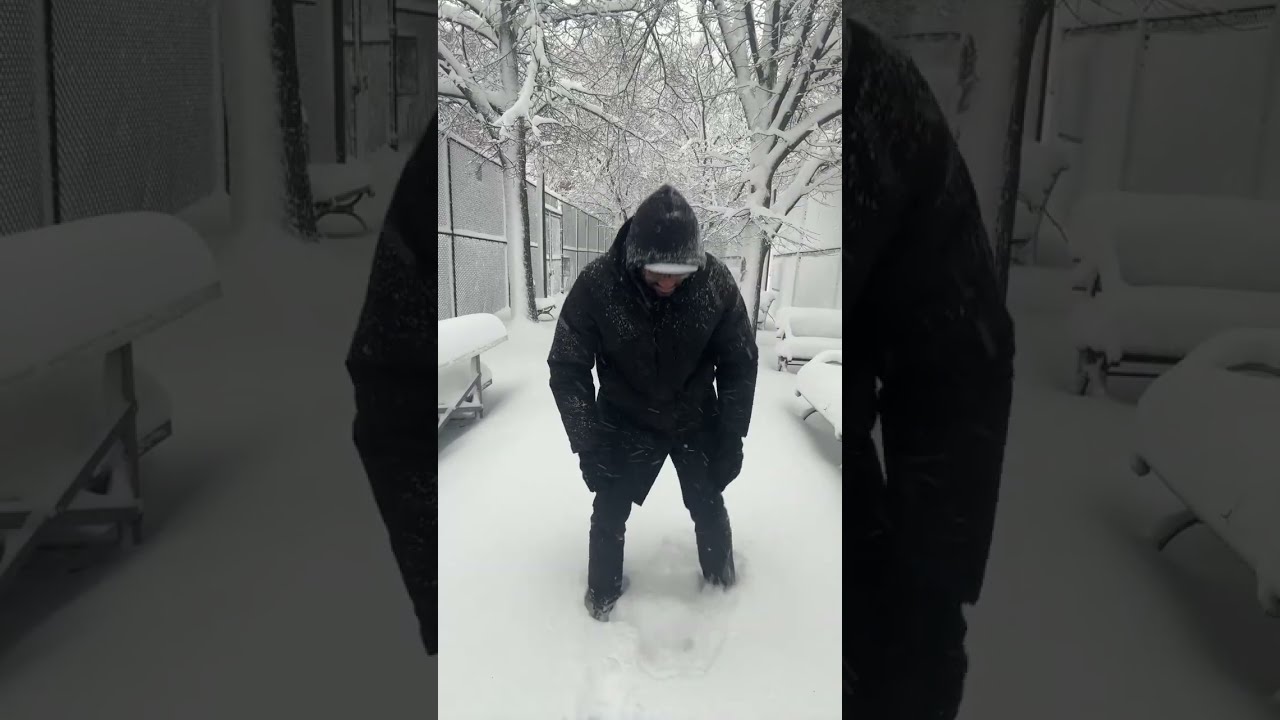 Snowing in New York