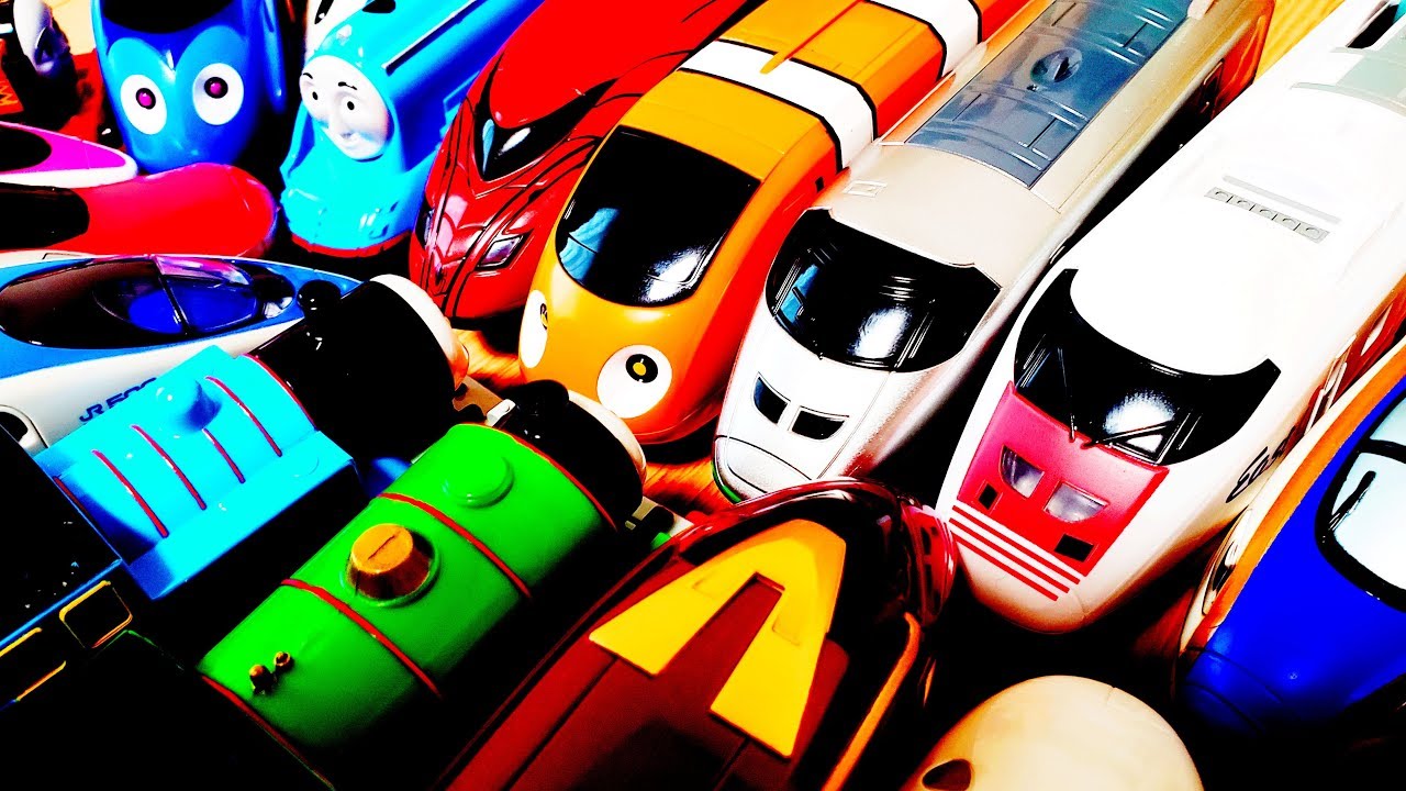 プラレール 20台の新幹線やきかんしゃトーマスの仲間たちが綱引きで対戦! 踏切のあるコースから落っこちた! じこはおこるさ 一番強いのは誰だ？ ニモトレインやマーリンも参戦 hifumitoy