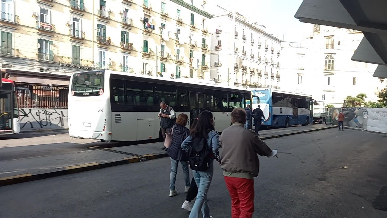 Desde la Plaza Garibaldi (Piazza Garibaldi) a la Estación (Porta Nolana) Nápoles