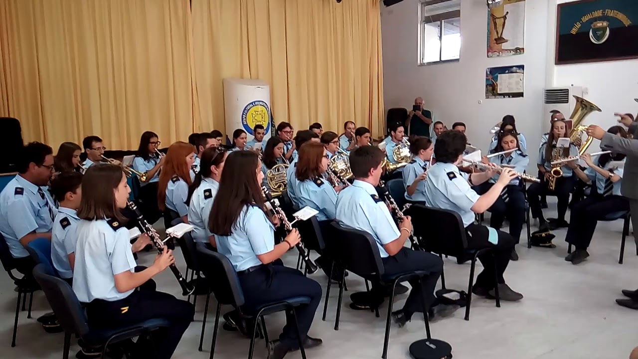Banda Filarm&oacute;nica de S&atilde;o Mamede de Ribatua - Ca&ccedil;adores do 1