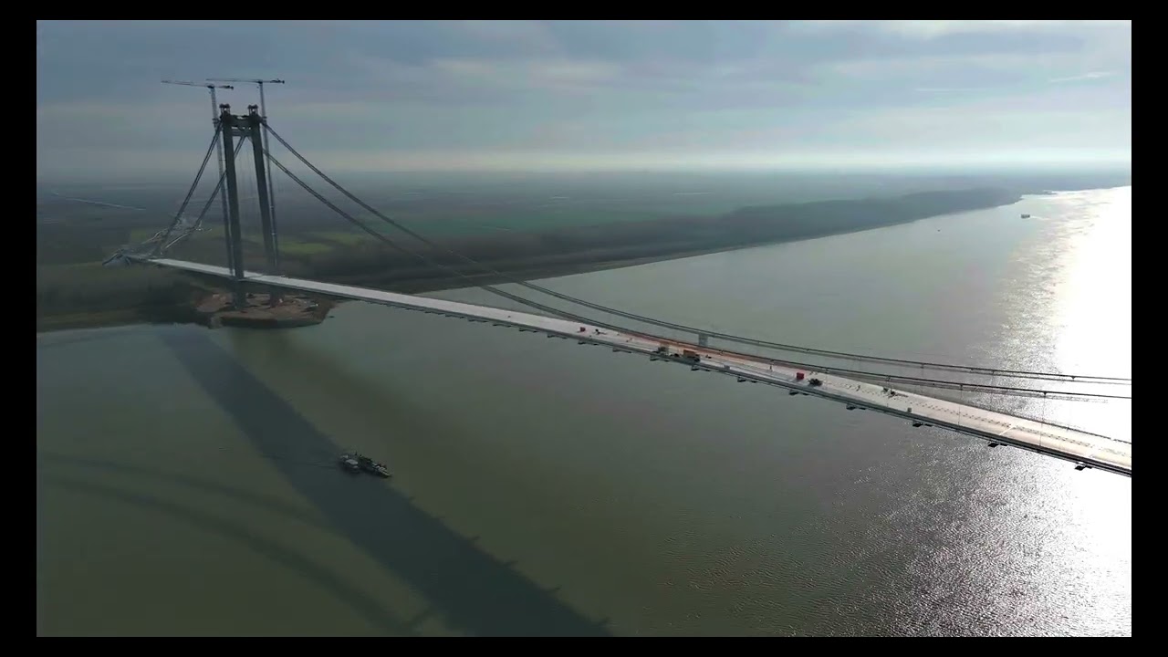 Pod suspendat peste Dunare ; Suspension Bridge over the Danube, Braila, Romania