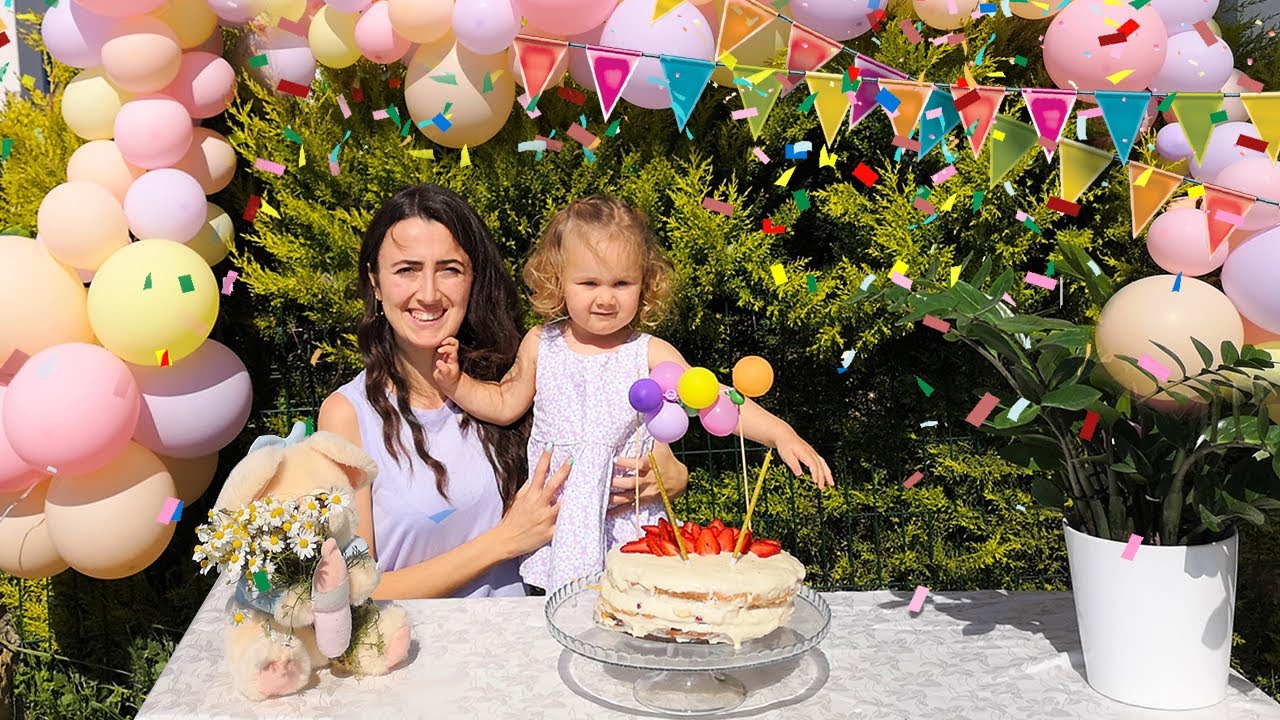 Derin 2 yaşında! Sevcan Derin'e Doğum G&uuml;n&uuml; partisi organize ediyor. Anne Vlog videosu