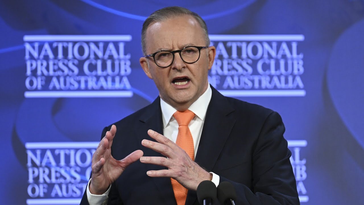 Anthony Albanese refusing to get on &lsquo;front foot&rsquo; with antisemitism debate