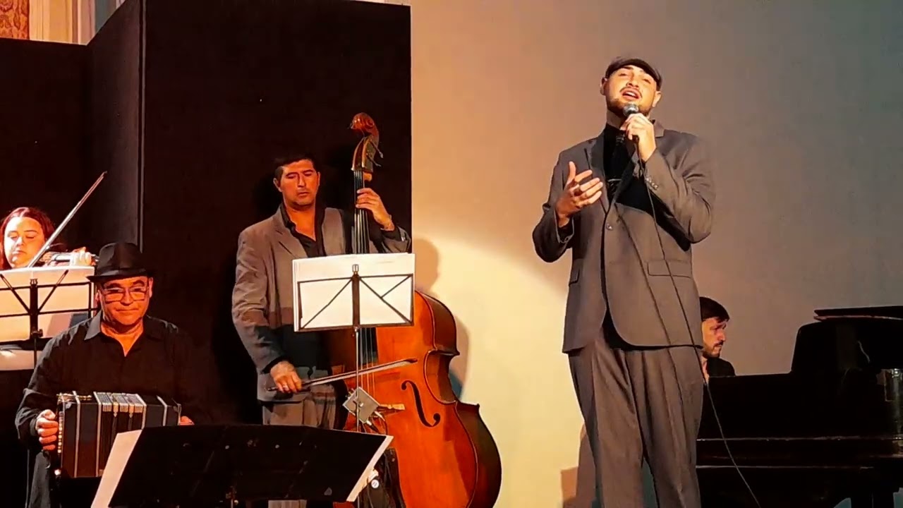 Seba Siguiroff y LA BRUMA ORQUESTA TIPICA 