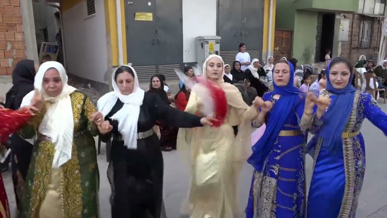 TAYAN AİLESİNİN NİŞAN MERAMİSİ / MÜSLÜM NUHAT / MERSİN