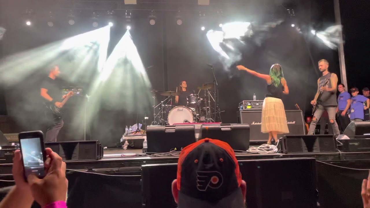 Lacey Sturm-Fully Alive (Flyleaf Song) (Live @ Uprise 2021)