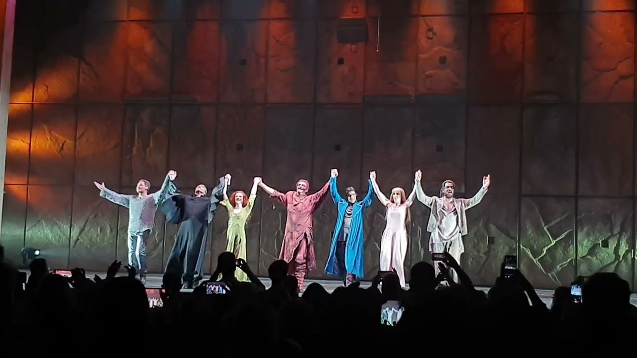 Notre Dame al PalaPrometeo di Ancona 220409 - i saluti