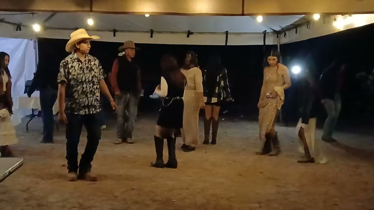 Cumple de july  y la gente vailadora 