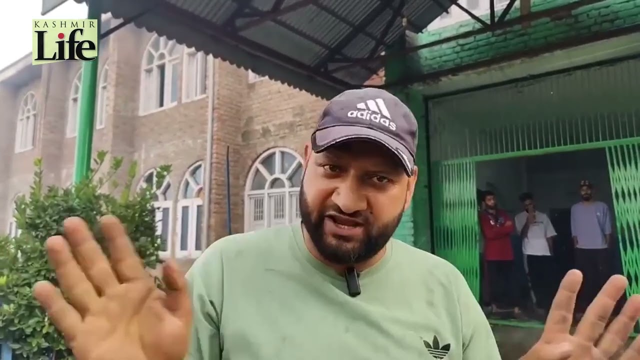 Fire incident reported in Siraj Ul Uloom Imamsahab Shopian | Kashmir Life