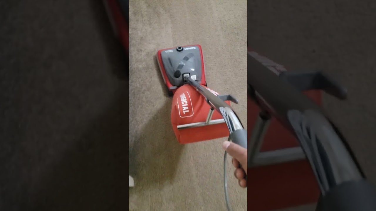 Sanitaire SC684G in action 