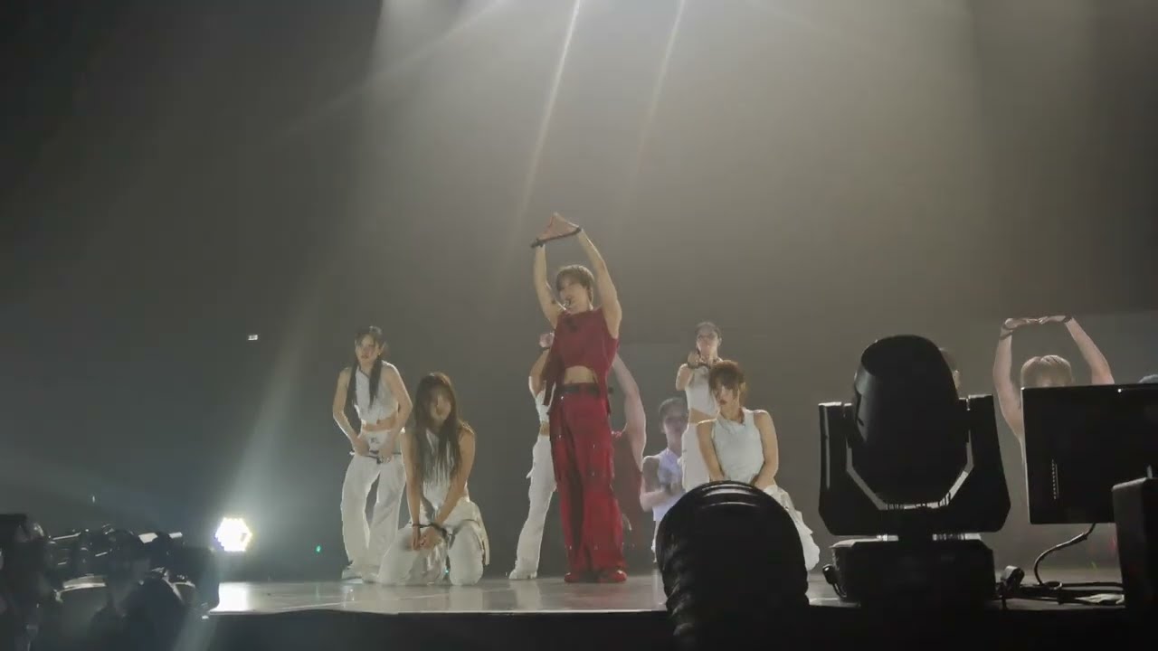 TAEMIN WORLD TOUR | Ephemeral Gaze in Brussels/Belgium - Criminal