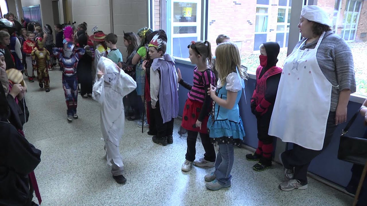 NORTH ELEMENTARY HALLOWEEN PARADE 10-31-13