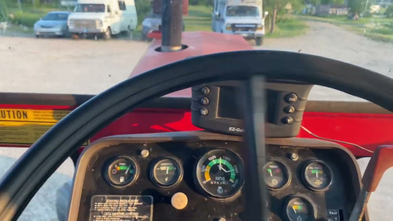 Excellent Massey 1135 with only 5700 hours