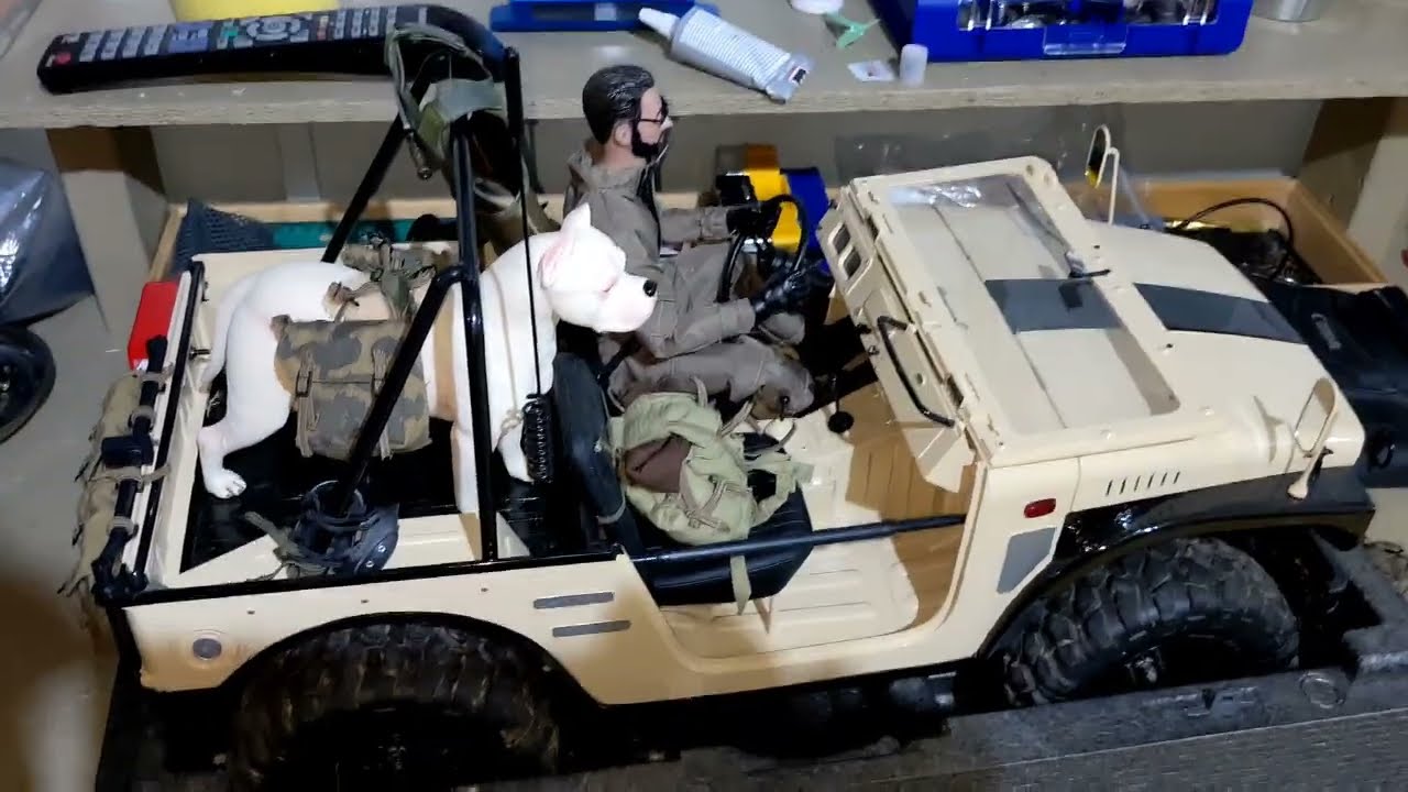 1/6 FMS Rochobby Jimny Gets 1/6 Military  Backpack Carry Bags From Amazon