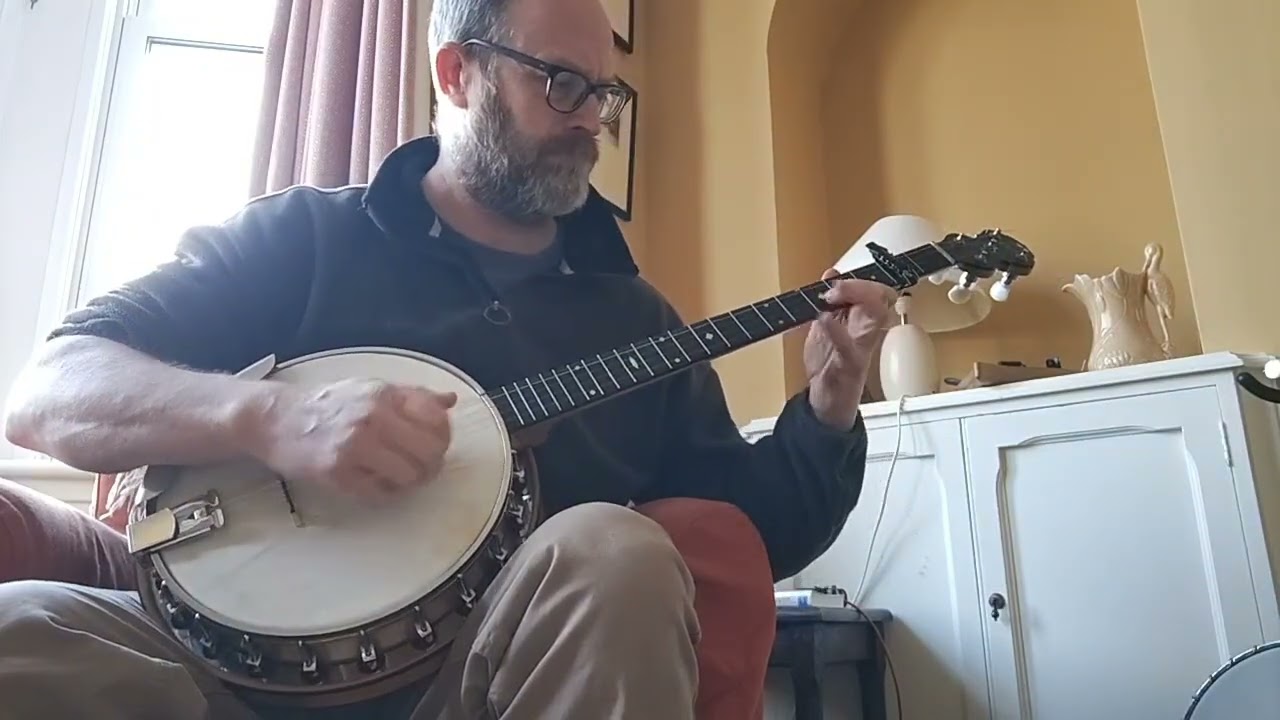 Duck River. Clawhammer banjo. On a 1930s Jedson five string. aDADE