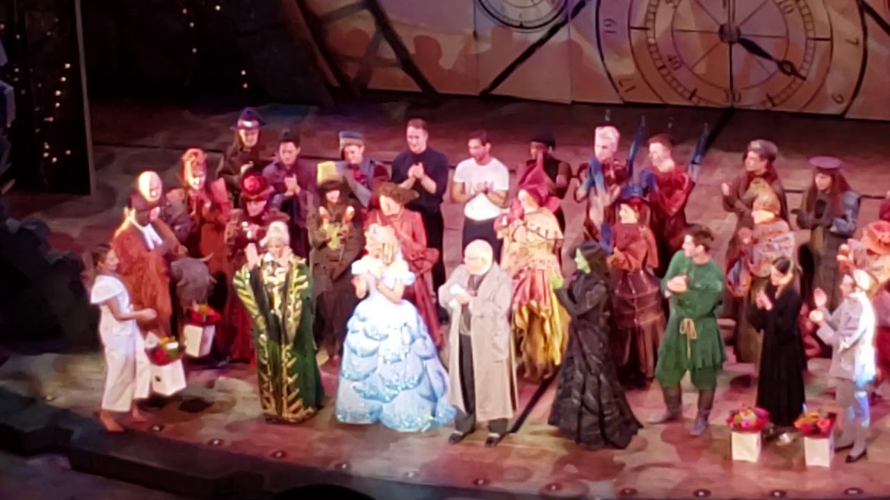 Alice Fearn and Sophie Evans say goodbye to Wicked