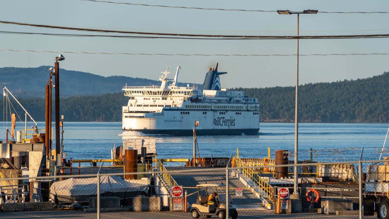 Victoria to Tsawwassen Drive & Ferry Ride - Vancouver Island British Columbia・4K HDR