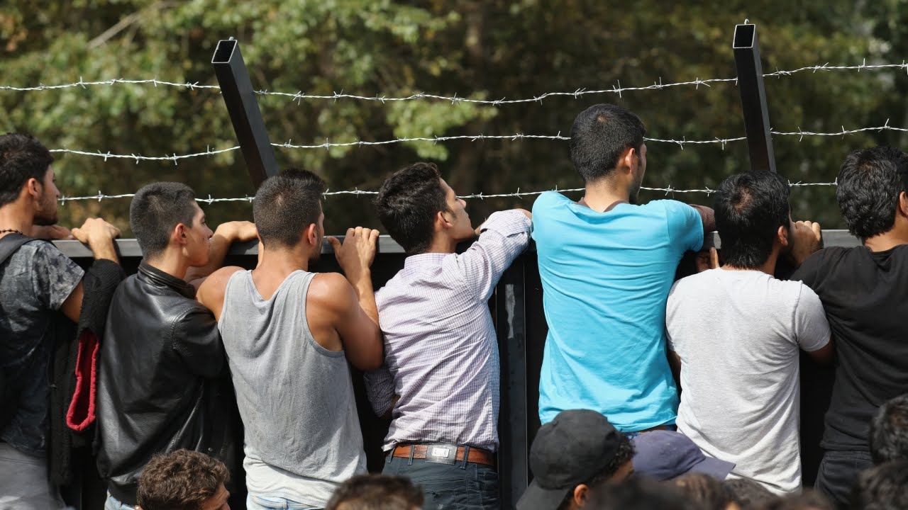 Hungary is building another border fence