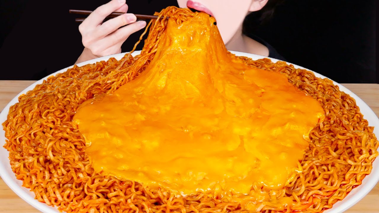 ASMR SPICY RAMEN CHEESY FIRE NOODLES RECIPE COOKING MUKBANG 치즈 불닭볶음면 먹방 EATING SOUNDS