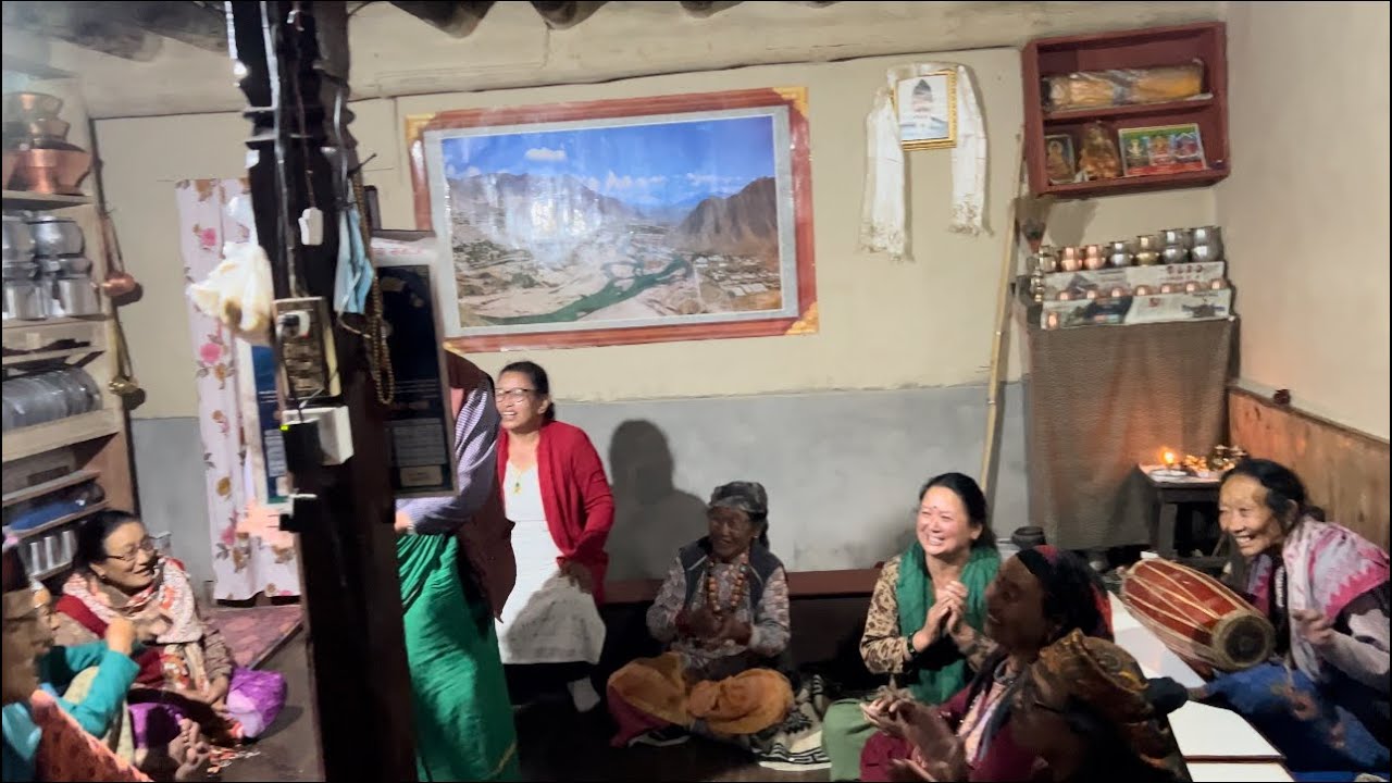 Cheli JHO(Bhoj) Sathi ko birthday pani 🥳 #exploringmustang #exploringculture  @thakalivlog9037