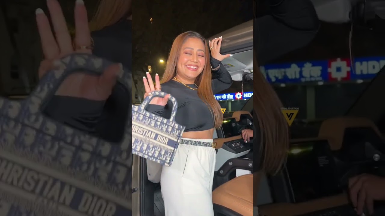 Neha Kakkar Spotted in Juhu 😍🔥📸